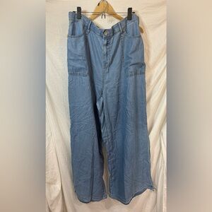 Torrid Light Wash Denim Stretch Waist Pant